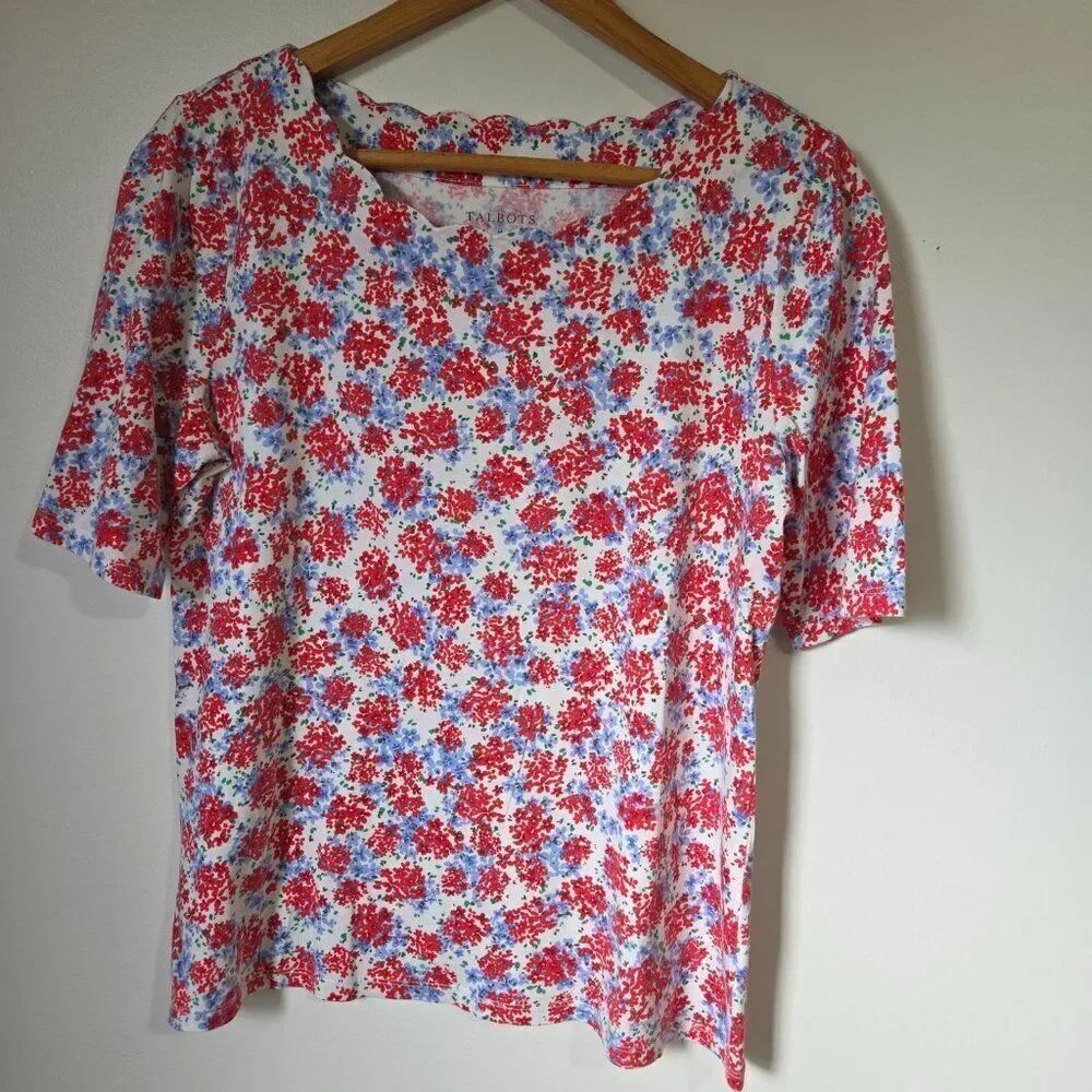 NWOT TALBOTS FLORAL SCALLOPED NECK SUPER SOFT PIMA COTTON TEE SIZE M
